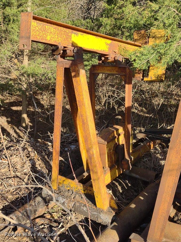 image for item DQ1627 (7) pump jacks