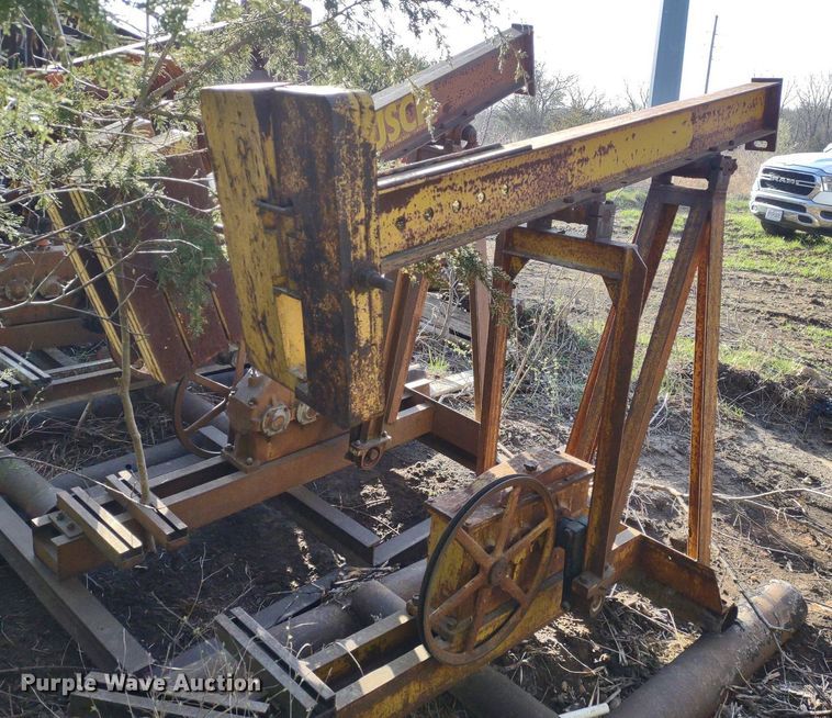 image for item DQ1627 (7) pump jacks