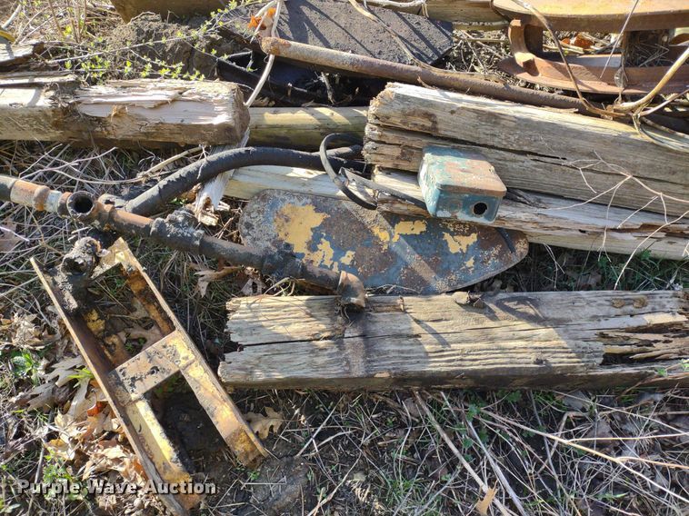 image for item DQ1627 (7) pump jacks