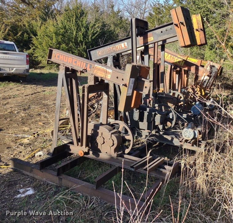 image for item DQ1627 (7) pump jacks