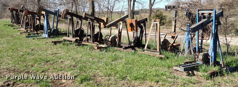 image for item DQ1629 (20) pump jacks