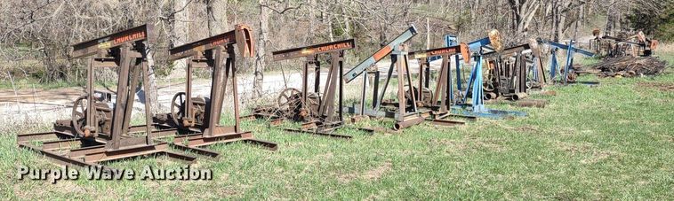 image for item DQ1629 (20) pump jacks