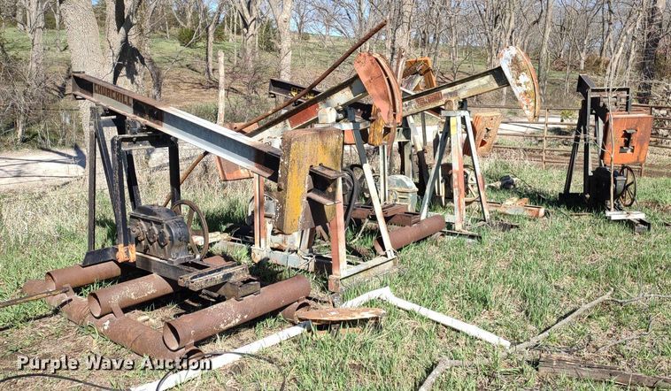 image for item DQ1629 (20) pump jacks