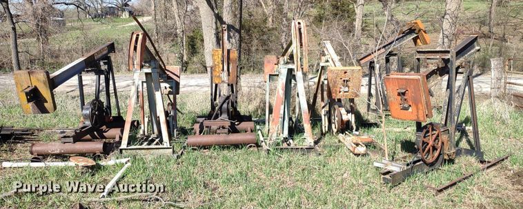 image for item DQ1629 (20) pump jacks
