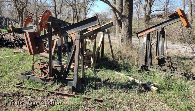 image for item DQ1629 (20) pump jacks