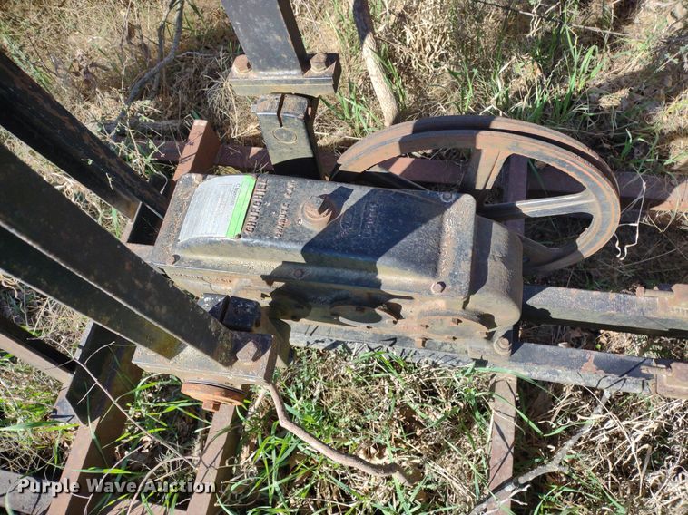 image for item DQ1629 (20) pump jacks