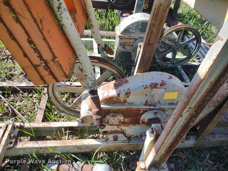 image for item DQ1629 (20) pump jacks