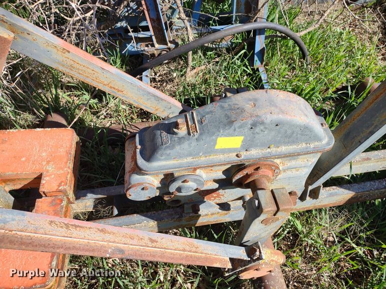 image for item DQ1629 (20) pump jacks
