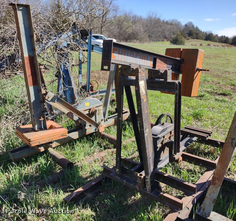 image for item DQ1629 (20) pump jacks