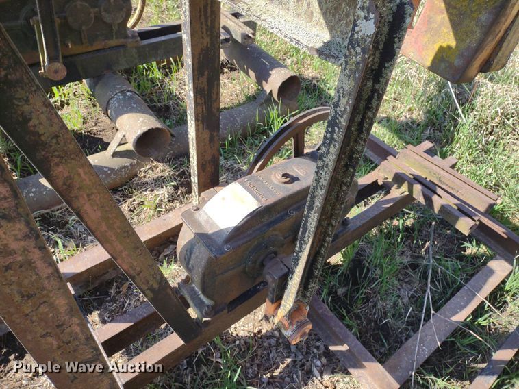 image for item DQ1629 (20) pump jacks