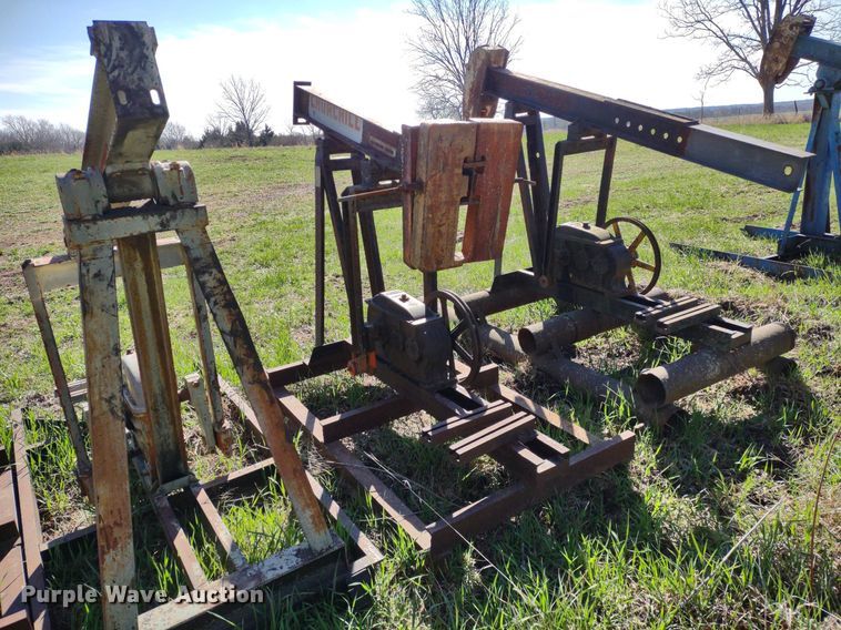 image for item DQ1629 (20) pump jacks