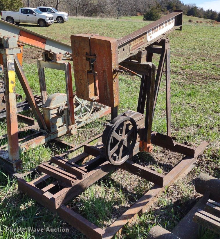 image for item DQ1629 (20) pump jacks