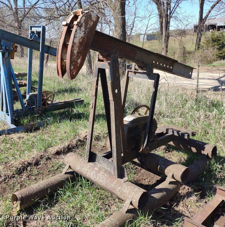 image for item DQ1629 (20) pump jacks