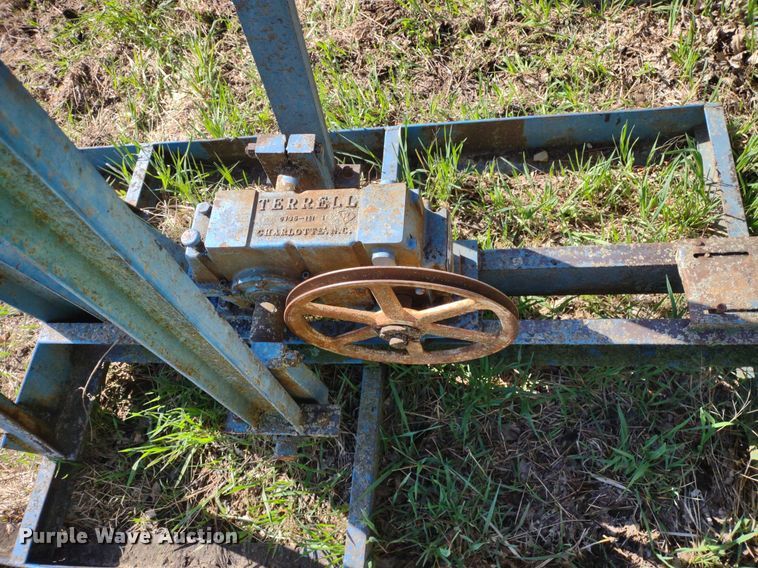 image for item DQ1629 (20) pump jacks