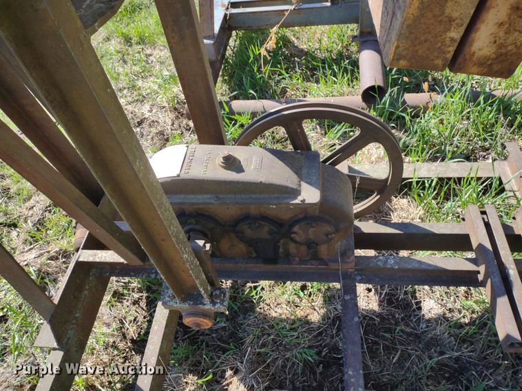 image for item DQ1629 (20) pump jacks