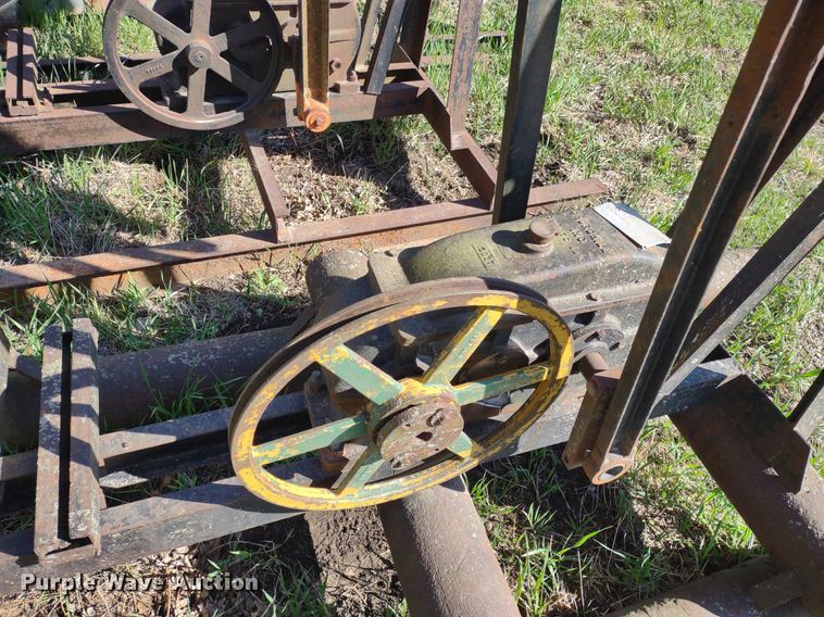 image for item DQ1629 (20) pump jacks