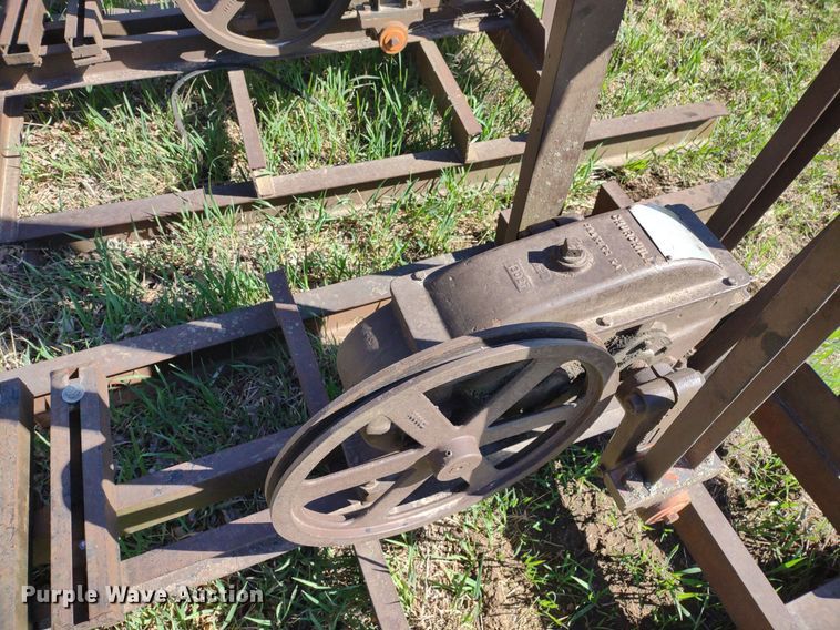 image for item DQ1629 (20) pump jacks