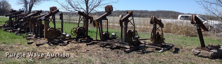 image for item DQ1631 (15) pump jacks