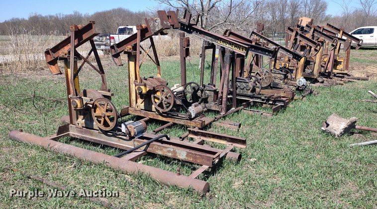image for item DQ1631 (15) pump jacks