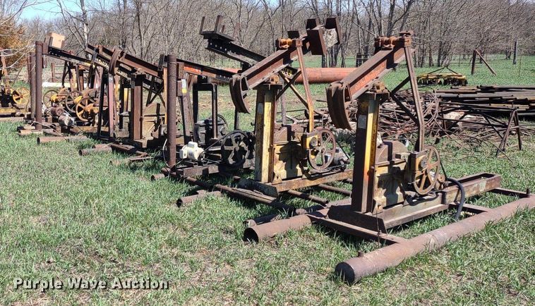 image for item DQ1631 (15) pump jacks