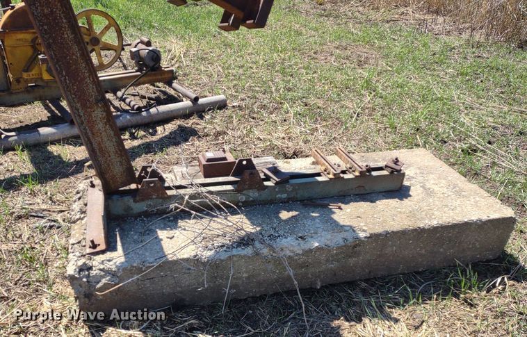 image for item DQ1631 (15) pump jacks