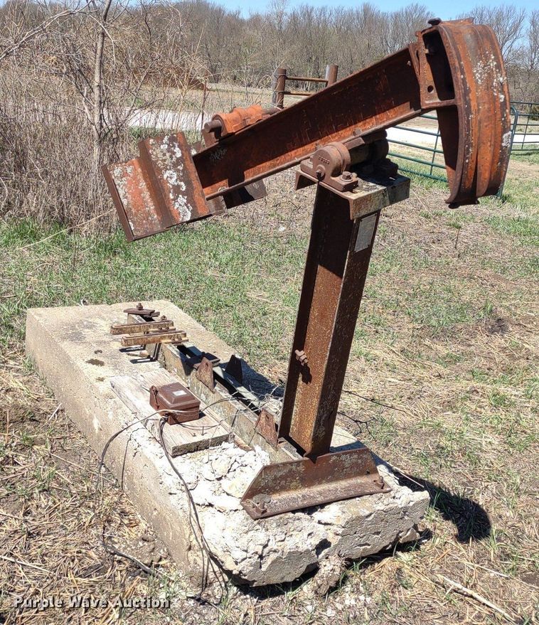 image for item DQ1631 (15) pump jacks