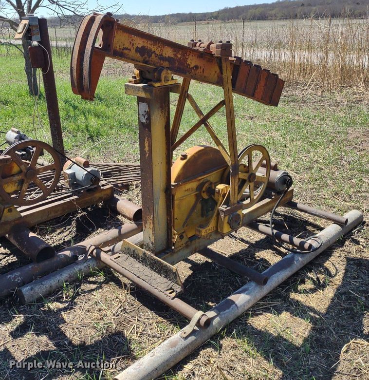image for item DQ1631 (15) pump jacks