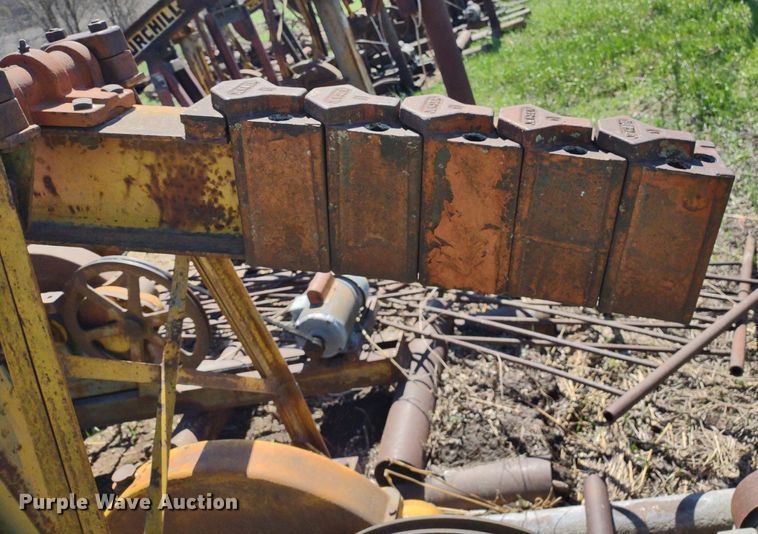 image for item DQ1631 (15) pump jacks