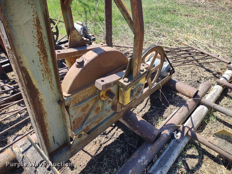 image for item DQ1631 (15) pump jacks