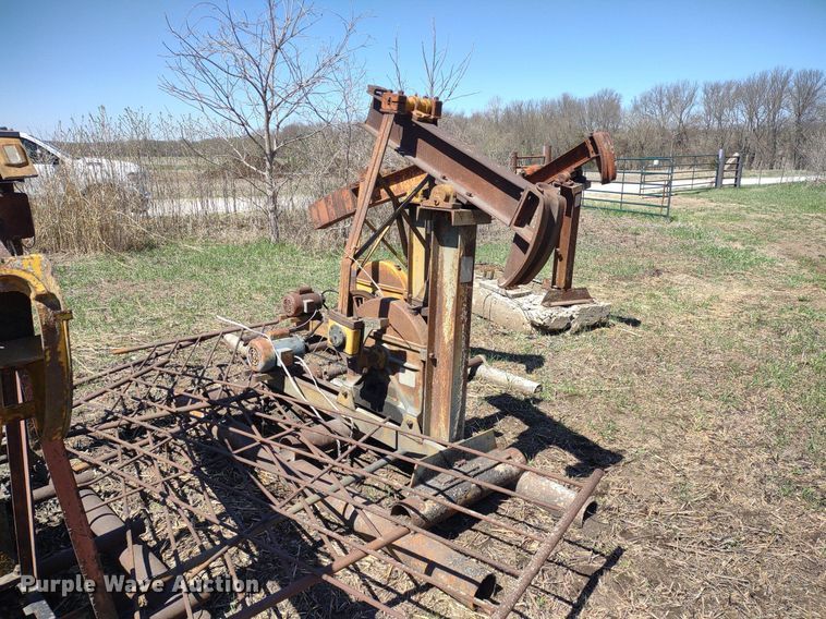 image for item DQ1631 (15) pump jacks
