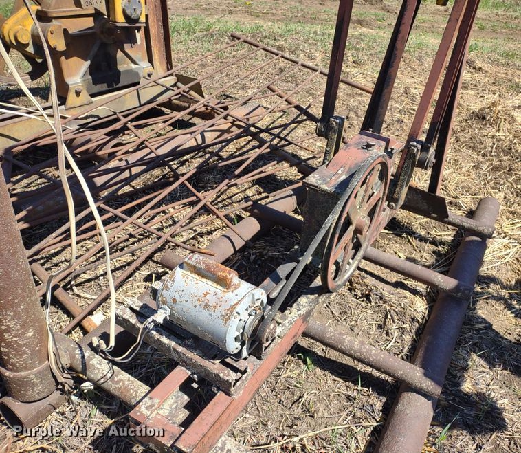 image for item DQ1631 (15) pump jacks