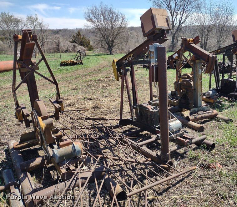 image for item DQ1631 (15) pump jacks