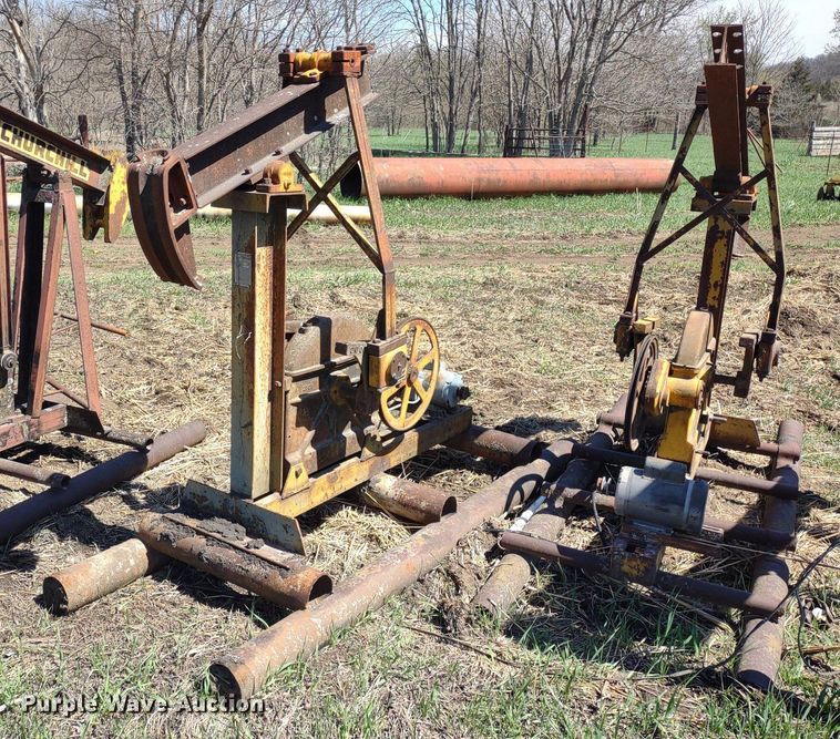 image for item DQ1631 (15) pump jacks