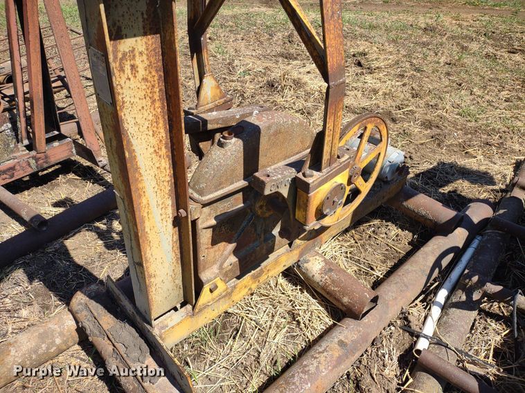 image for item DQ1631 (15) pump jacks