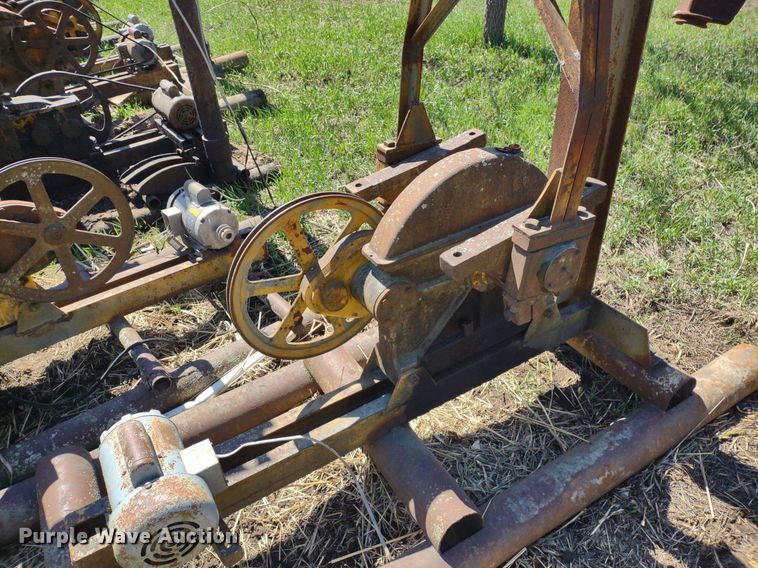 image for item DQ1631 (15) pump jacks