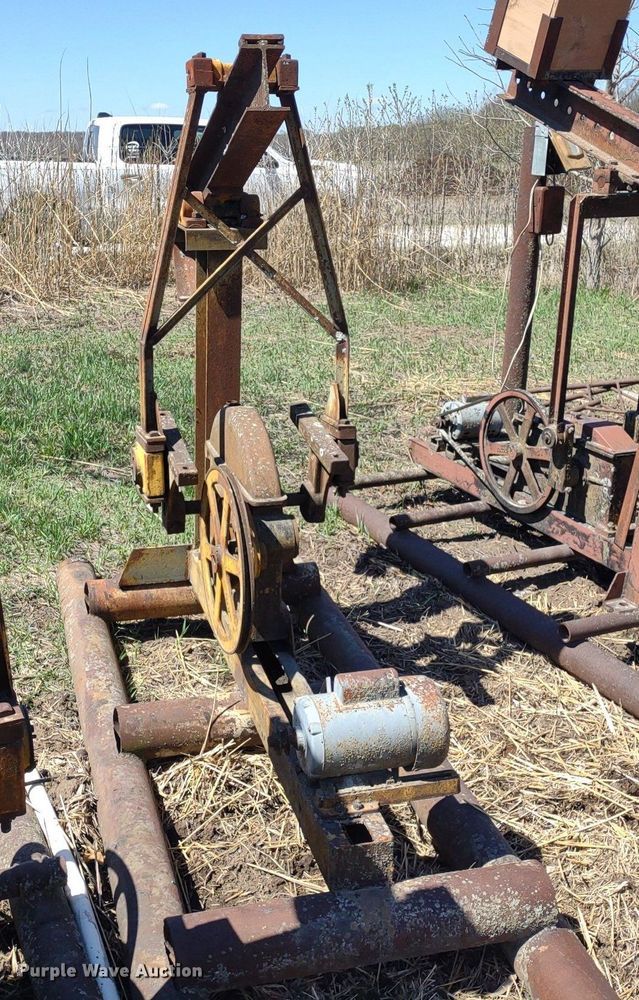 image for item DQ1631 (15) pump jacks