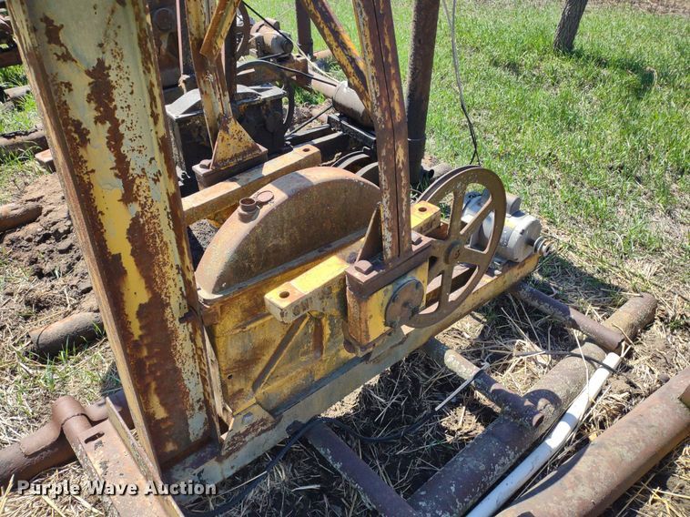 image for item DQ1631 (15) pump jacks