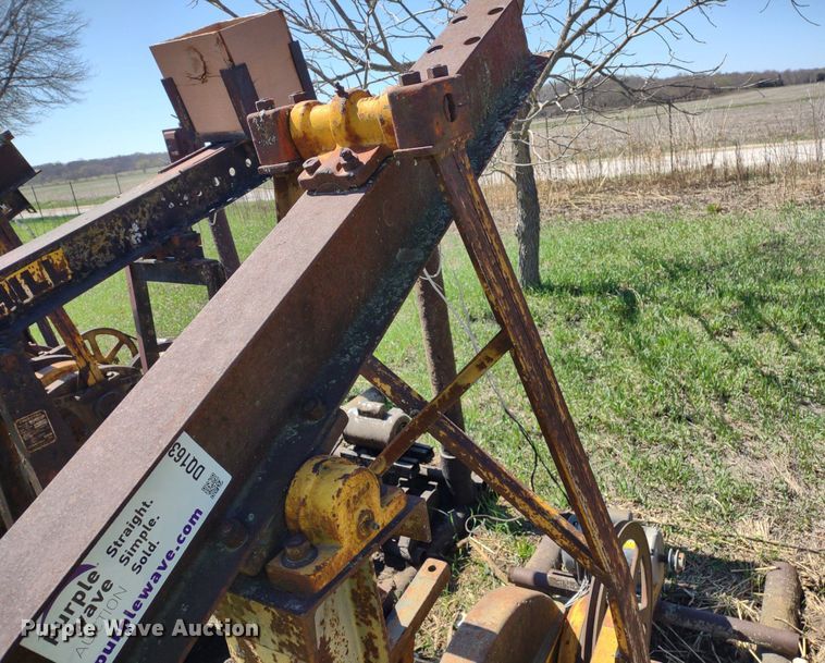 image for item DQ1631 (15) pump jacks