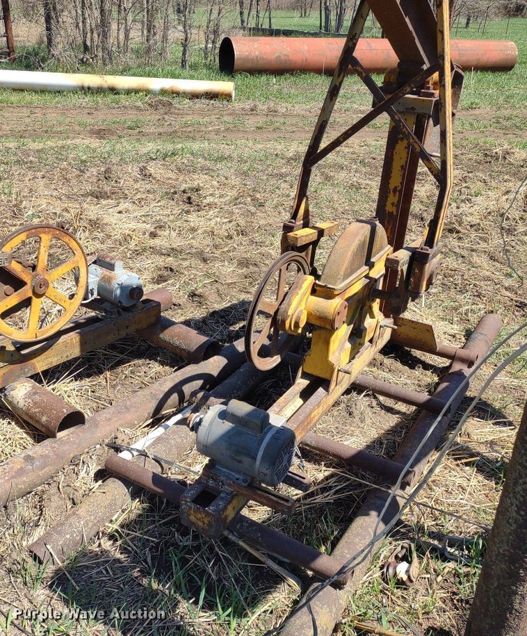image for item DQ1631 (15) pump jacks