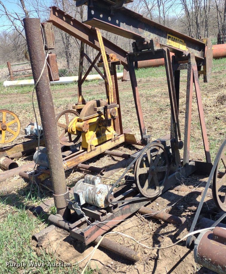 image for item DQ1631 (15) pump jacks
