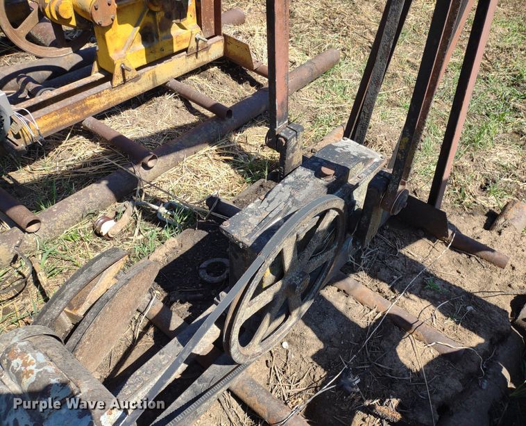 image for item DQ1631 (15) pump jacks