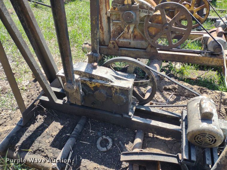 image for item DQ1631 (15) pump jacks
