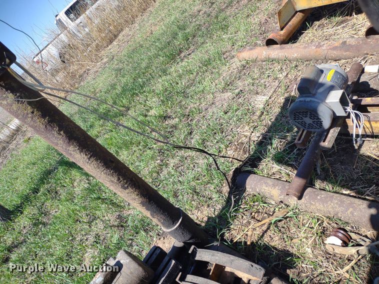 image for item DQ1631 (15) pump jacks