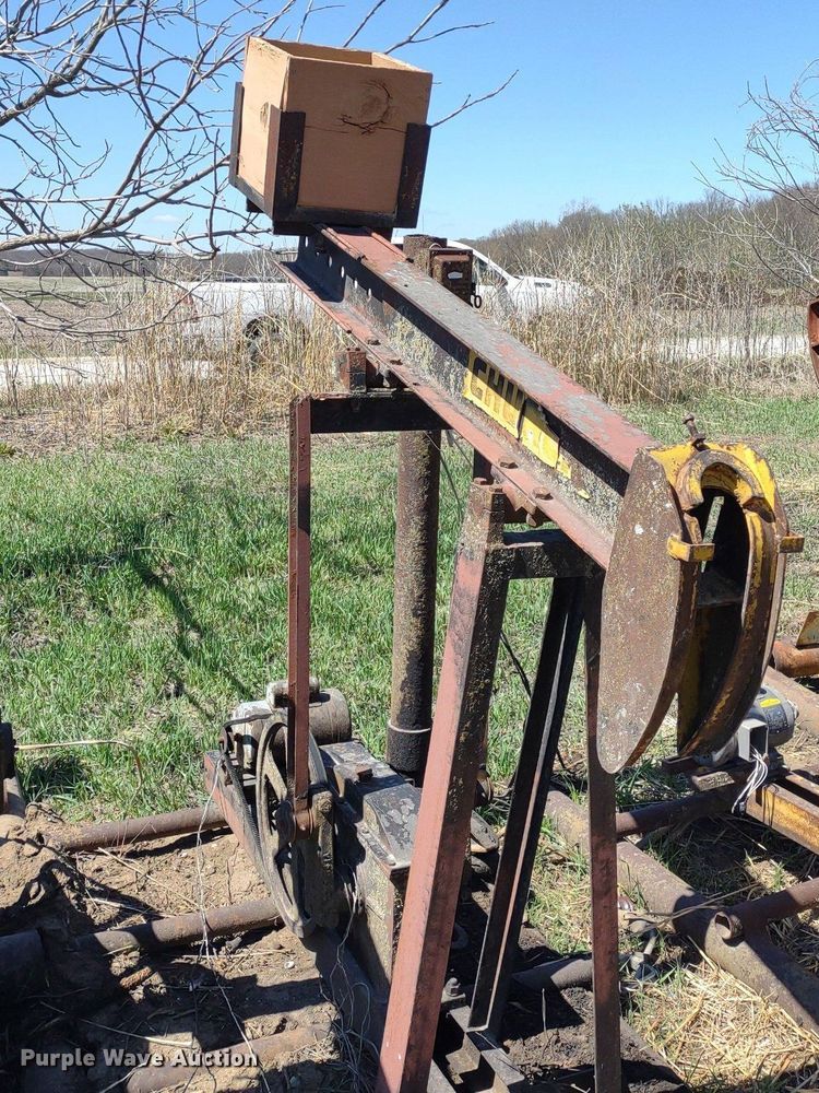 image for item DQ1631 (15) pump jacks