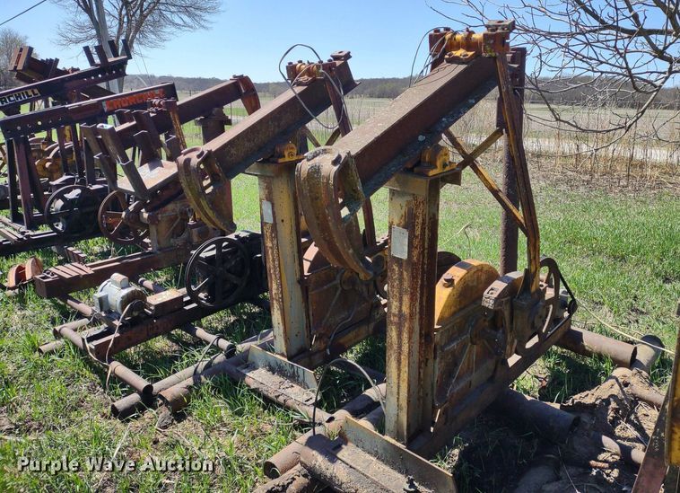 image for item DQ1631 (15) pump jacks