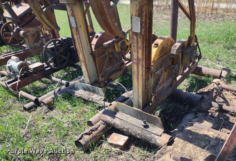 image for item DQ1631 (15) pump jacks