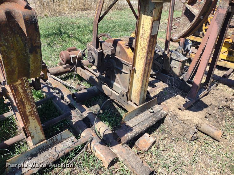 image for item DQ1631 (15) pump jacks