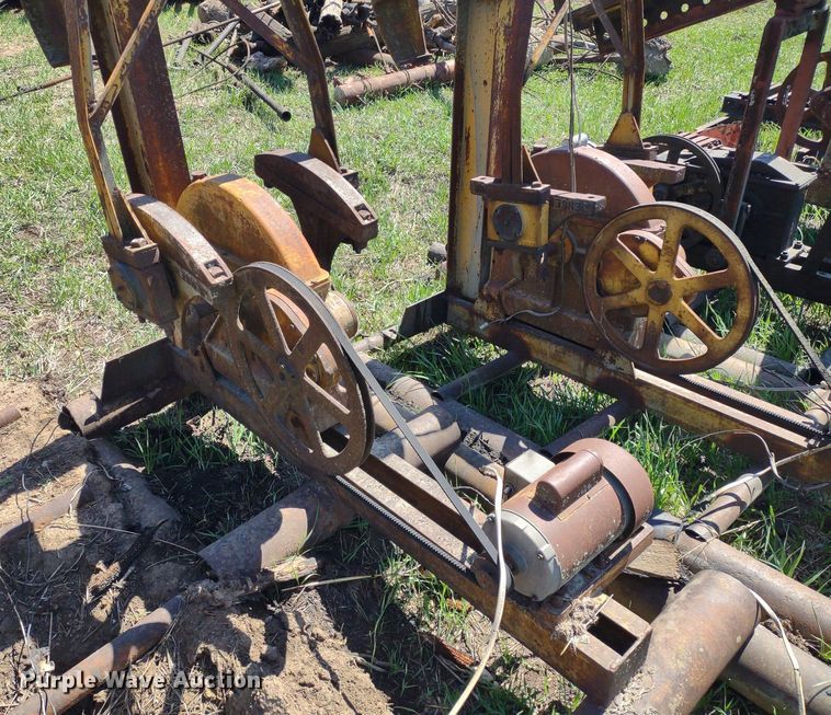 image for item DQ1631 (15) pump jacks