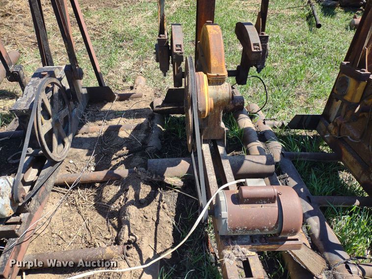 image for item DQ1631 (15) pump jacks