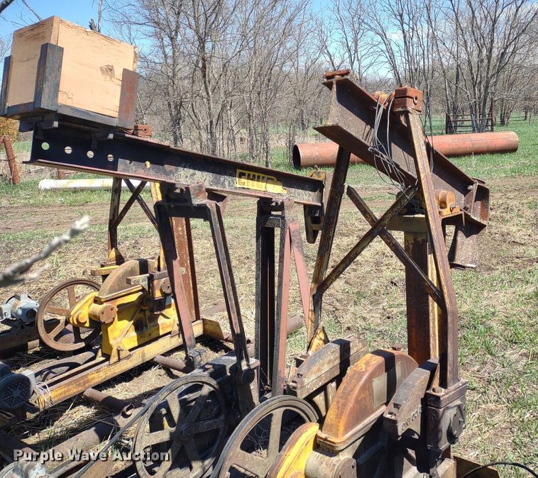 image for item DQ1631 (15) pump jacks